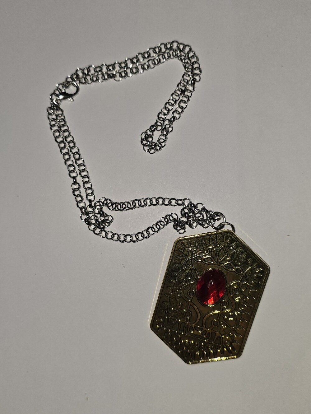 HEART OF DAMBALLA Chucky Necklace Prop - Picture 4 of 4